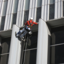 Pose de filets de protection en façade